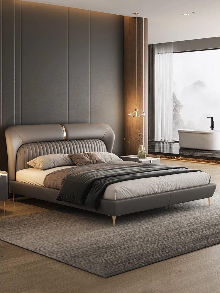 Leather bed is light and luxurious, modern and simple, with master bedroom and double soft bed. Italian minimalist design bed.